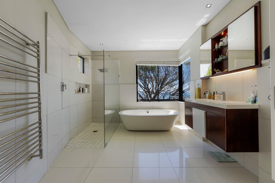 6 Bedroom Property for Sale in Camps Bay Western Cape